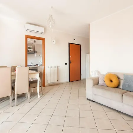 Apartment Giramondo Luxefierairport