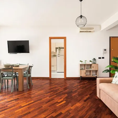 Giramondo Luxefierairport *