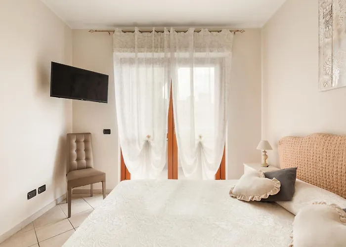 Giramondo Luxefierairport * فيوميتشينو