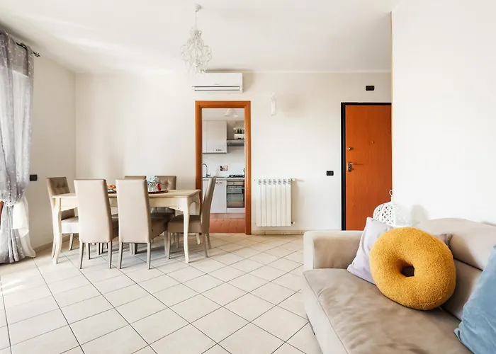 Giramondo Luxefierairport * فيوميتشينو