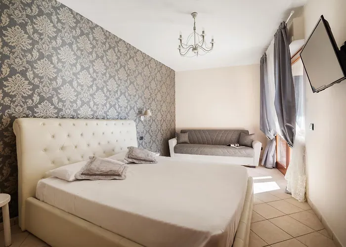 Giramondo Luxefierairport * فيوميتشينو