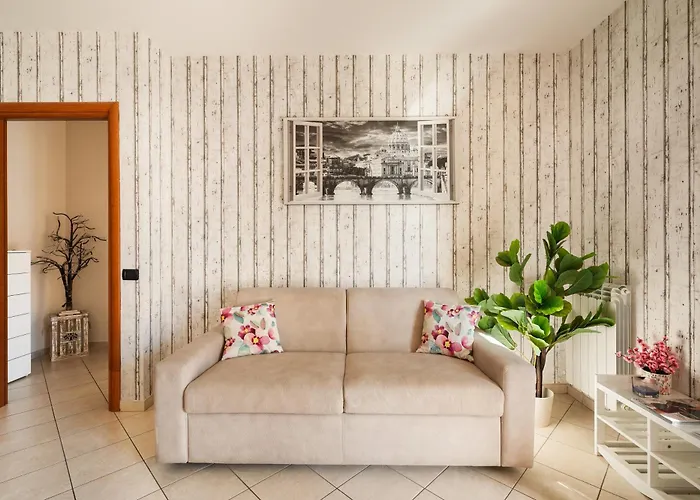 Giramondo Luxefierairport * فيوميتشينو