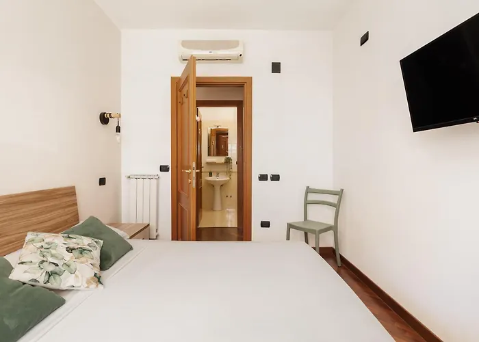 Giramondo Luxefierairport فيوميتشينو